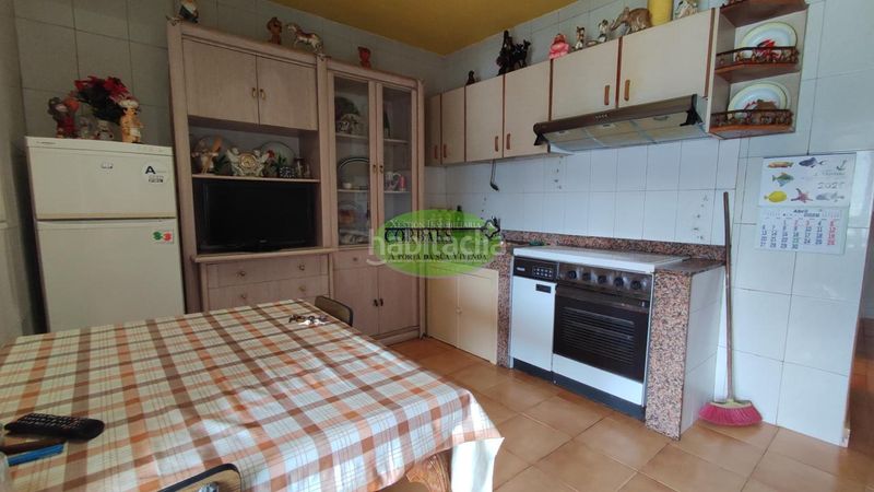 Foto 3f491164-1579-4d99-92e3-81f25f87b6e9. Casa amb calefacció aparcament a Ribadavia