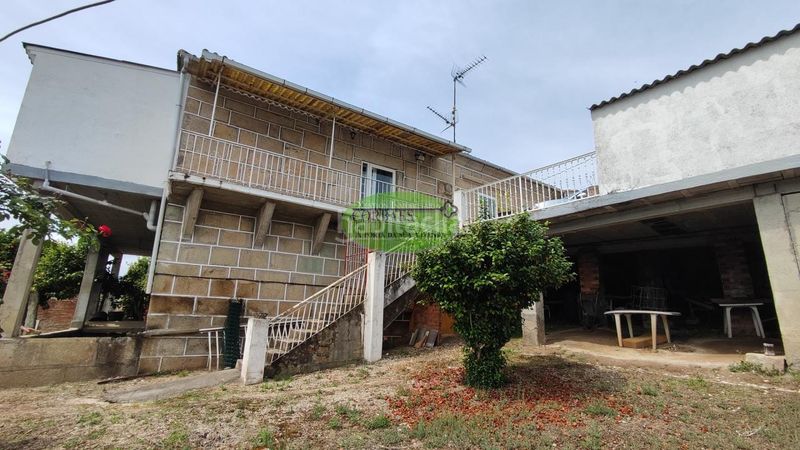 Foto a73b4372-3b2c-41b8-8e57-1ba3f60a04f0. Casa amb calefacció aparcament a Ribadavia