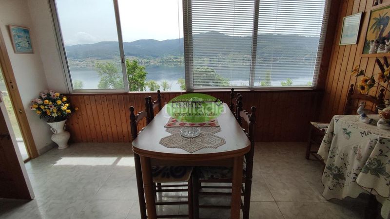 Foto c3ad3cfd-24cd-4c77-9547-a068bf3bc8a0. Casa amb calefacció aparcament a Ribadavia