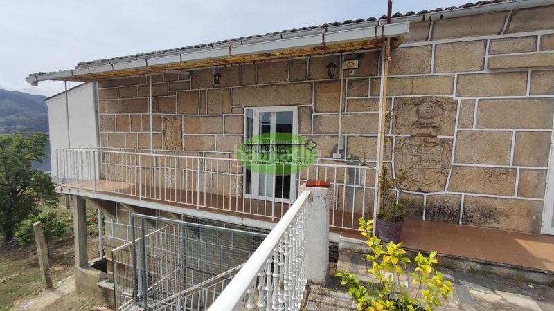 Foto c8cf2317-7115-4900-8bea-c382e6bb2921. Casa amb calefacció aparcament a Ribadavia