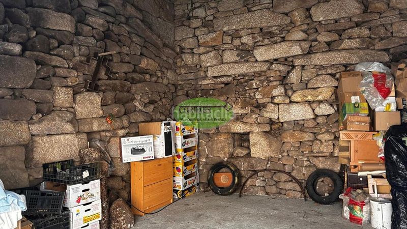 Foto ede28a06-6158-4233-a8a6-86f84058da77. Casa amb calefacció aparcament a Taboadela