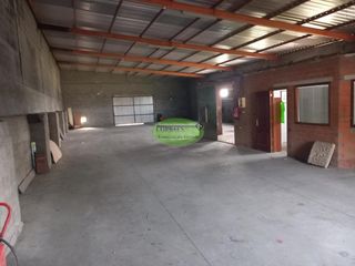 Location Bâtiment à usage industriel à Toén