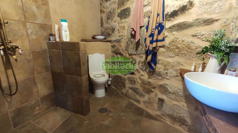 Foto a930899f-feeb-4840-af13-b5dcebadffb3. Xalet amb calefacció aparcament piscina a Ramirás
