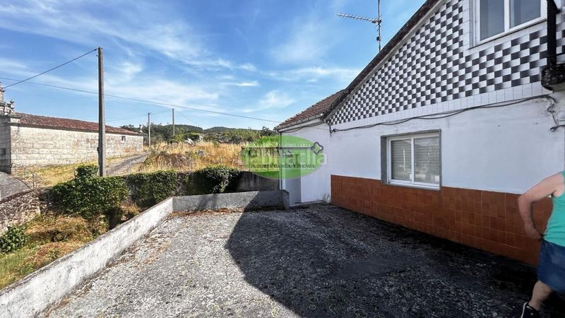 Foto b5535887-2888-4364-b92b-9a4291629c93. Haus mit heizung parking in Taboadela