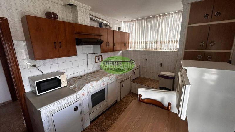 Foto f8a86194-cba8-4851-a96e-5f6db095d787. Haus mit heizung parking in Taboadela