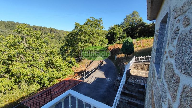 Foto 0cddbd80-1d4e-41b4-bd17-8de84f8a0343. Casa en Castrelo de Miño