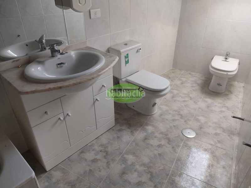 Foto c0c2d626-07ea-41f1-aecd-72158f09f133. Edificio in Maside
