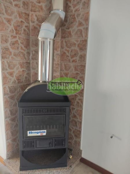 Foto b022a3c8-9bdd-4fe2-9f1e-4e99ec0a68f4. Edificio en Maside