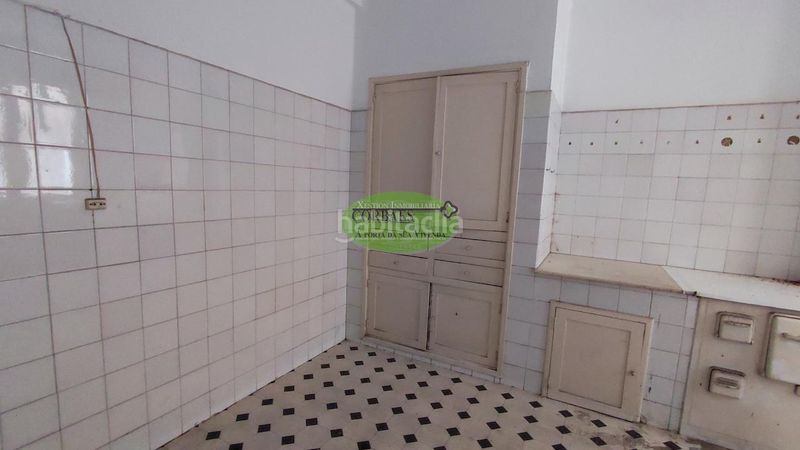 Foto bf7be822-b7b0-4413-82e3-67d07804d9ce. Edificio in Ventiun Ourense