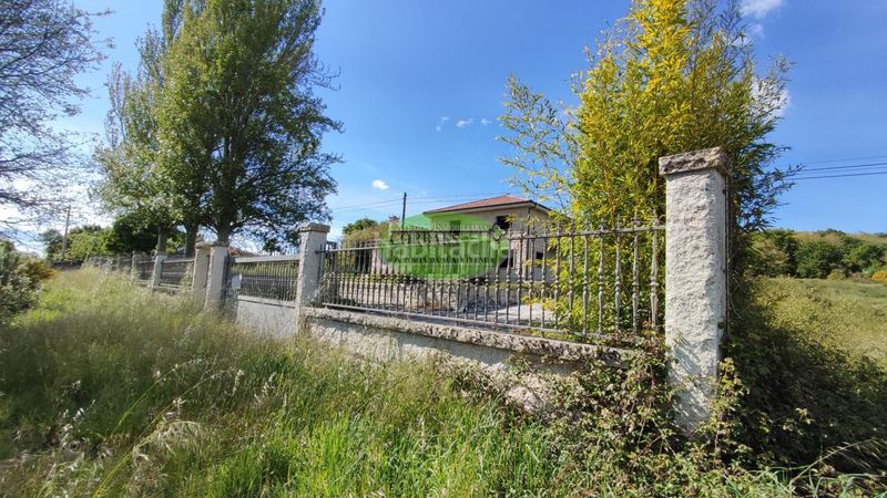 Foto 0ba35aab-efde-40c1-8fd0-ca66cdf7df8b. Chalet en Xinzo de Limia