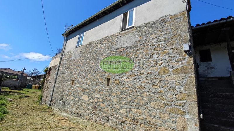 Foto 4bd9bafb-a4fc-46b7-b512-acf12f375c7d. Casa amb calefacció aparcament a Pantón