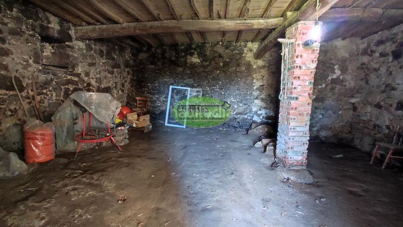 Foto c251653d-f533-47c5-8f58-35975435850e. Casa amb calefacció aparcament a Pantón