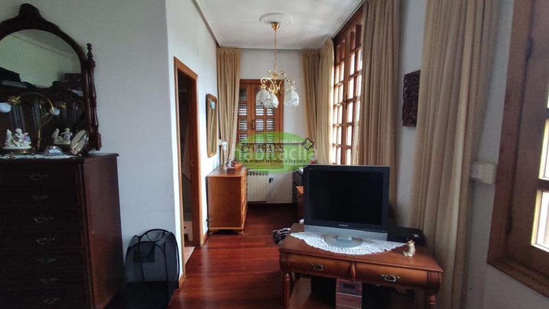 Foto add886c8-cbc4-4ccf-bf67-394e8c29a557. Chalet en Vilamarín