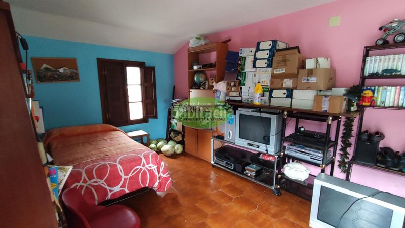 Foto 177a2e5a-c45a-4ded-896e-b26b6326d4d8. Xalet amb calefacció aparcament a Vilamarín