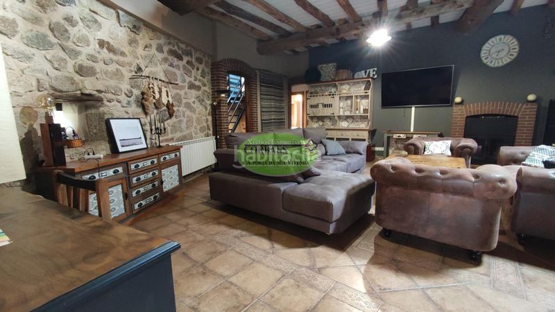 Foto 04c213de-75e3-4ef4-a838-9898e6acf087. Chalet en Pantón