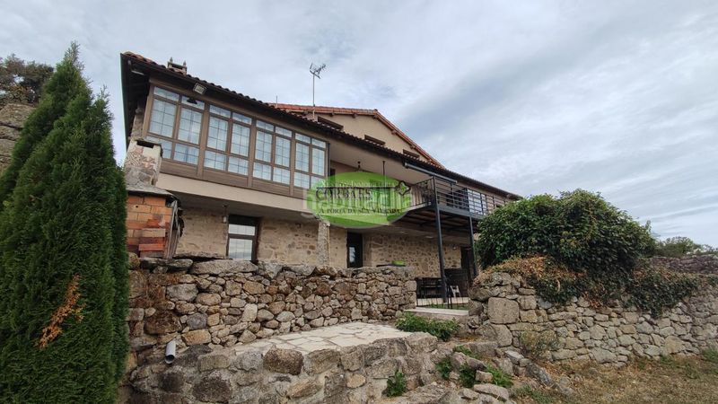 Foto adf437d3-2a22-4f4f-bcb5-89d7cdac4f54. Chalet en Pantón