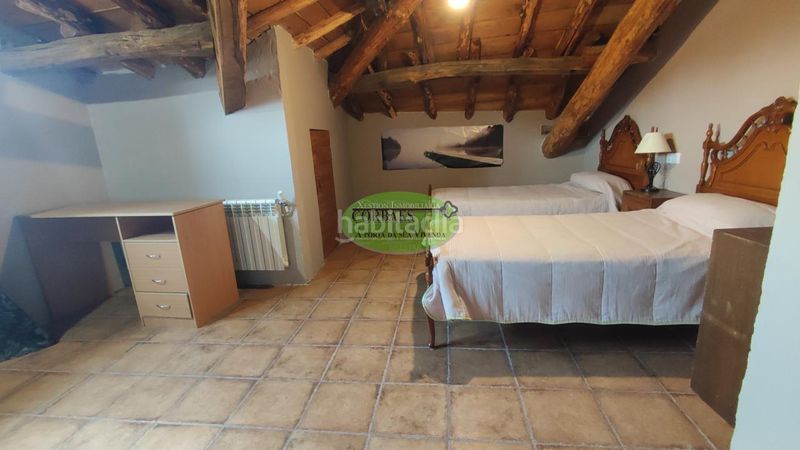 Foto c1774ce3-e120-4e36-80bc-13313e3da6e1. Chalet en Pantón