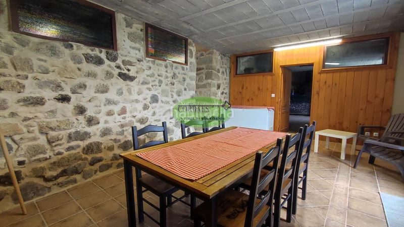 Foto 1544266e-6d93-485d-961d-6e3e14e31f1c. Xalet amb calefacció aparcament a Pantón