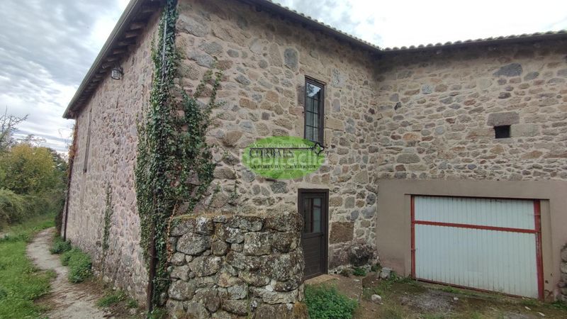 Foto 2d89ed59-2b9b-4d71-aacb-f9ac8b95007b. Xalet amb calefacció aparcament a Pantón