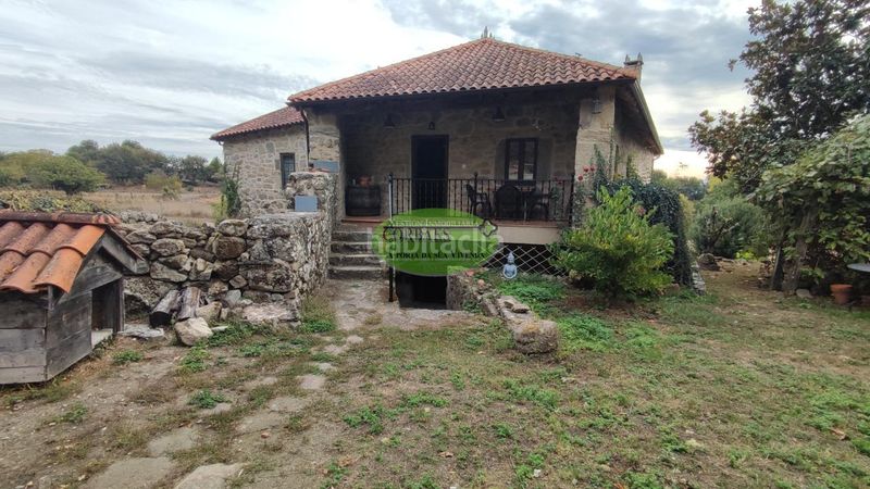 Foto a8e7ea64-2373-48eb-a76a-dd83eefd0ea0. Xalet amb calefacció aparcament a Pantón