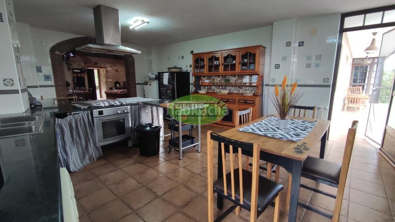 Foto dc285492-181f-44c0-8463-84be41676ca6. Xalet amb calefacció aparcament a Pantón