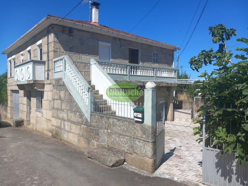 Foto c0ba7fe3-1ac9-4daa-bfce-eb805c576270. Casa en Bola (A)