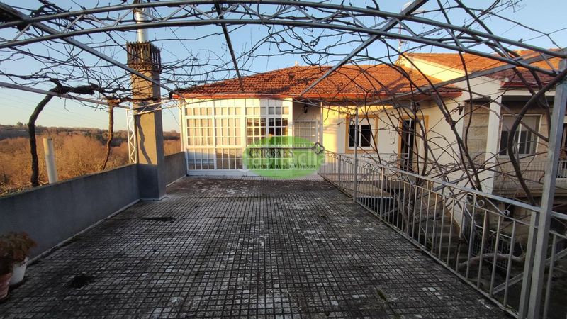 Foto c3b1ab1c-3557-453a-8600-645689254d14. Casa en Bola (A)