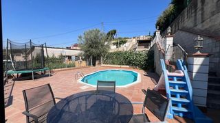 Casa en Vilanova del Vallès. Casa independiente a 4 vientos con parcela extra y poder constru