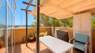 D�plex a Urbanitzacions. �tico d�plex con terraza, parking y trastero a un paso del mar e
