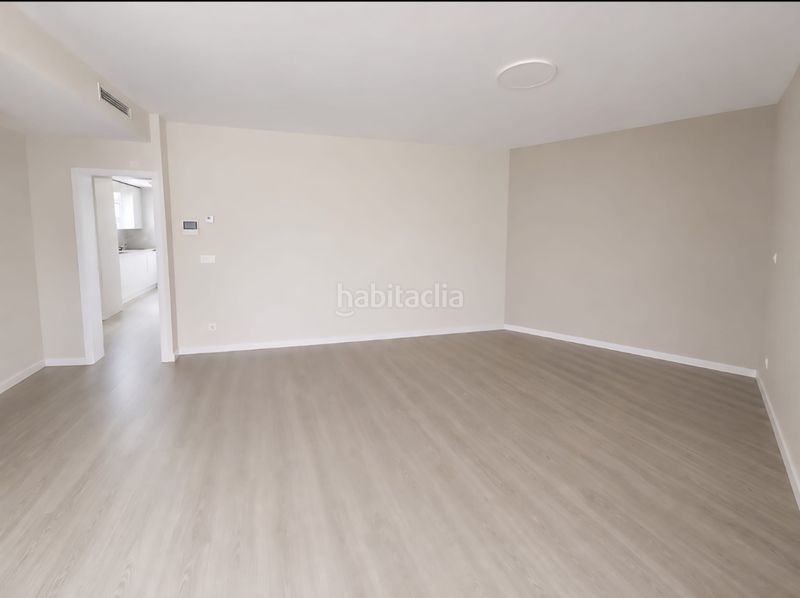 Foto bc514499-aaba-4781-9789-55d2820fbe55. Flat with heating parking pool in Villaverde Alto Madrid