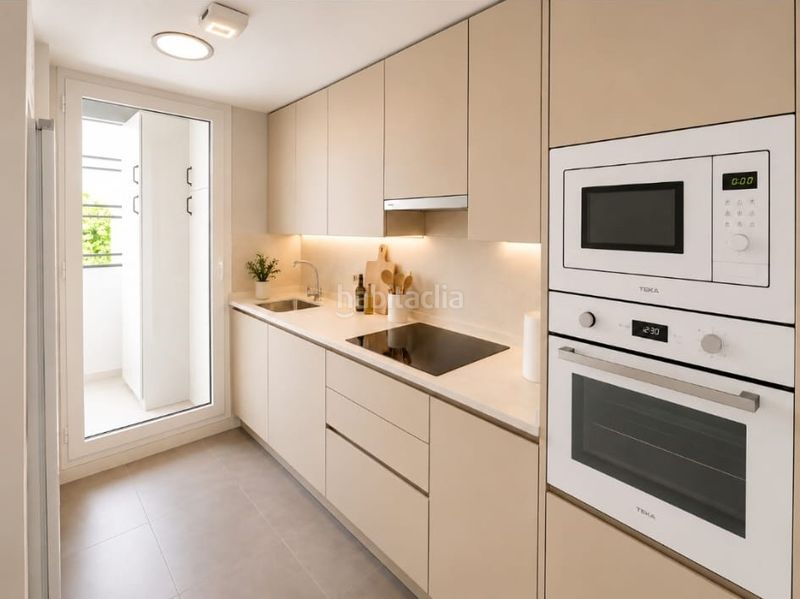 Foto c3ad0f30-8885-4ea0-b320-4708b82965f5. Flat with heating parking pool in Villaverde Alto Madrid