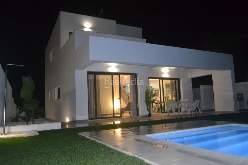 Foto 093e32ad-71b8-450f-b721-1397e746ceb0. Casa adossada amb aparcament piscina a Conil Conil de la Frontera