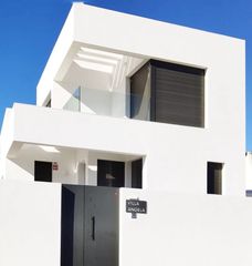 Casa adossada a Conil. Villa amueblada de lujo publicada en revistas de interiorismo