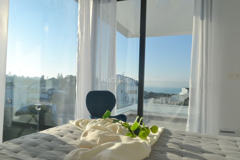 Foto f7bdb153-60f1-4845-8177-ff0b7fccb4df. Casa adossada amb aparcament piscina a Conil Conil de la Frontera