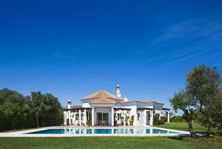 Haus in Benalup. Exclusiva villa andaluza en campo de golf con piscina privada