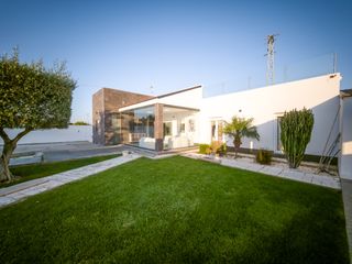 Casa a Las Lagunas - Campano. Chiclana  chalet con jardín y piscina, para entrada inmediata