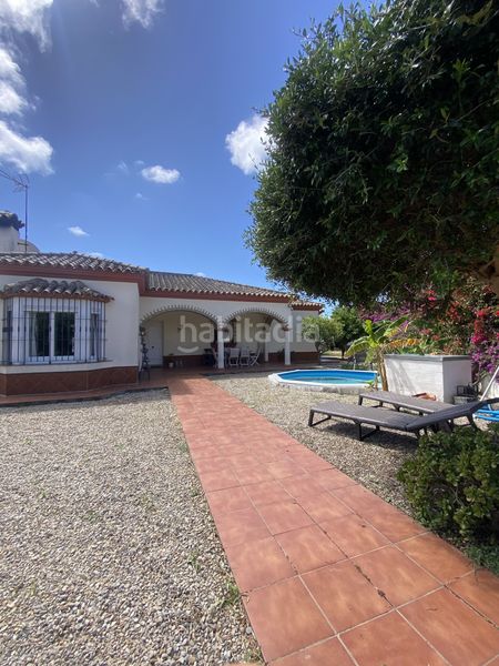 Foto 08c712c0-56f8-45e3-8b09-7909ebd6a203. Casa amb piscina a Los Gallos Chiclana de la Frontera