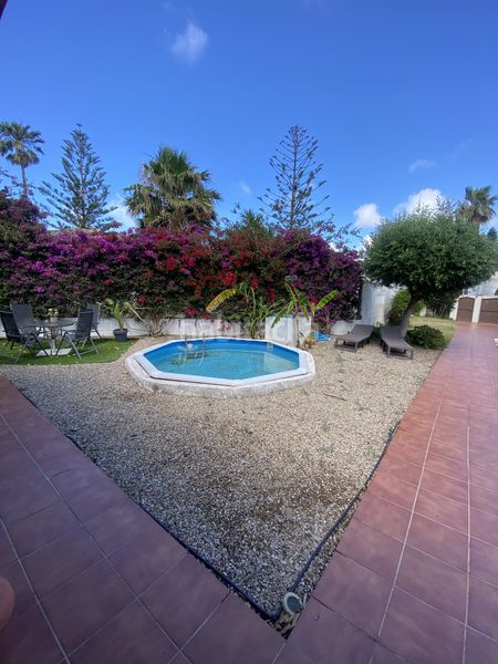 Foto 48e60e6d-88cf-4afe-a130-3879630c74b7. Casa amb piscina a Los Gallos Chiclana de la Frontera