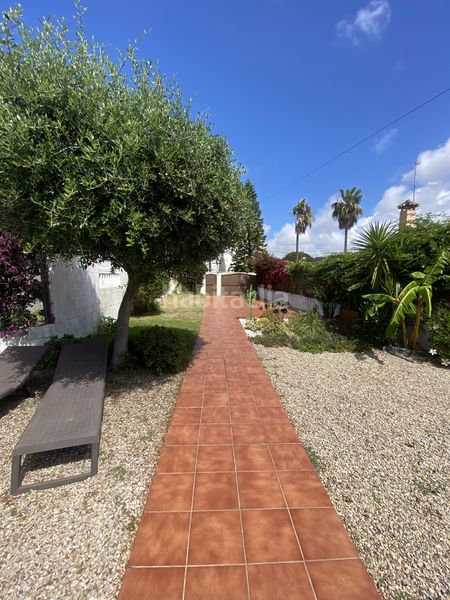 Foto b4e8e0b9-438f-4db7-84ae-e14db0233901. Casa amb piscina a Los Gallos Chiclana de la Frontera