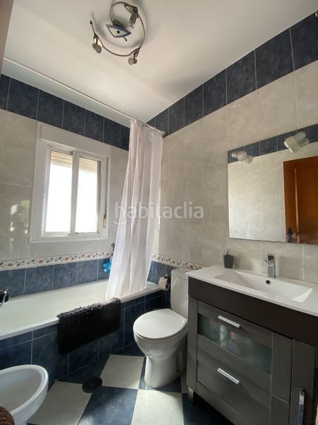 Foto dcaec7dc-0ae9-4bee-b5fd-5ada840020de. Casa amb piscina a Los Gallos Chiclana de la Frontera