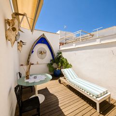 Casa en Centro - La Costilla. Hostal boutique reformado con local comercial y ático en pleno c