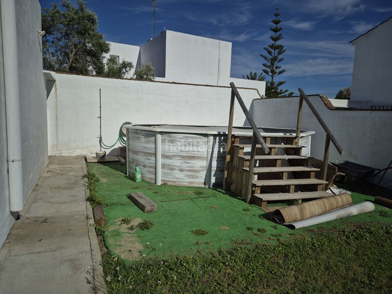 Foto ed0ed8ae-1d9b-4eaa-a4df-088c9c2406c4. Edifici a Los Caños de Meca Barbate