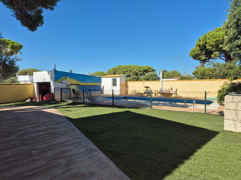 Foto d1b5ca5b-063d-42c6-b216-52cfc909563f. Edifici a Las Lagunas - Campano Chiclana de la Frontera