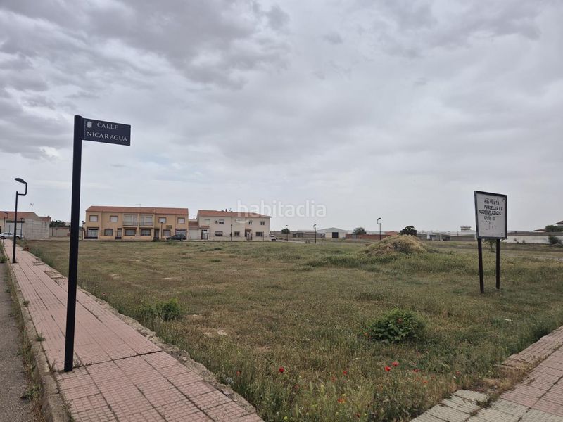 Foto 4621fd0a-b64a-417f-8bc1-44bb0b0c2cee. Terreny residencial a Pedro Muñoz