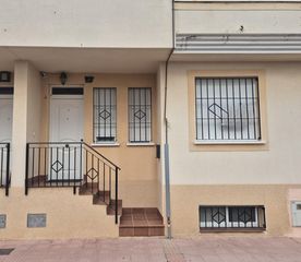 Casa  Sombra. Espectacular adosado en zona premium de pedro muñoz  garaje xxl,