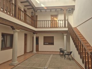 Masía  Concordia. Casa señorial manchega con patio central y galería interior únic