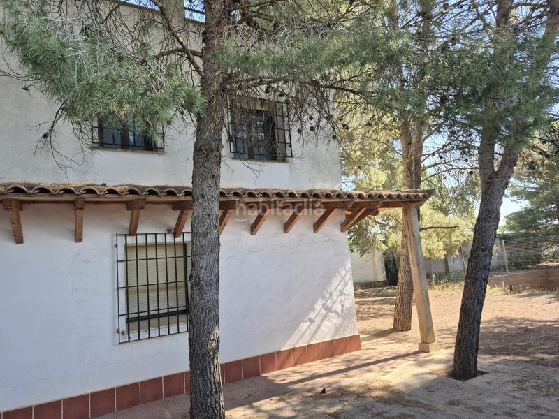 Foto 8be773fd-1c56-4c97-ab38-6c3c2852e3c9. Masia amb piscina a Campo de Criptana