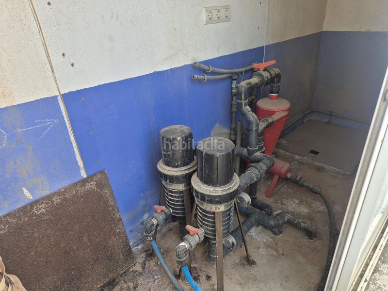 Foto c4aae4c3-cd9e-4fa3-ab5b-390ddbce9084. Nau industrial a Pedro Muñoz