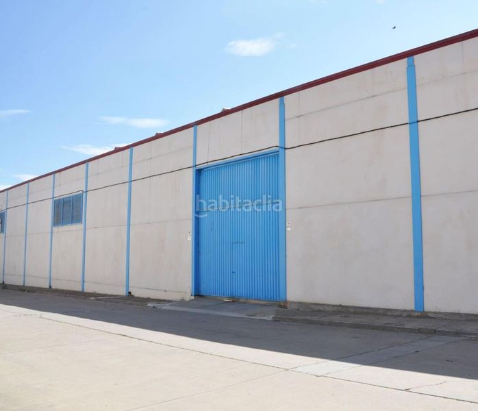 Foto b967e1f7-bd87-4b62-ad5a-da17455ac6b3. Nave industrial  en venta en Campo de Criptana