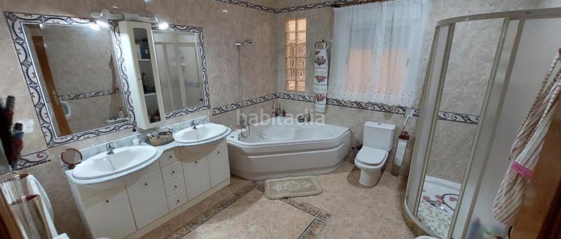 Foto b15434f0-d119-43a2-b42e-c90f416dcb87. Casa amb aparcament a Pedro Muñoz